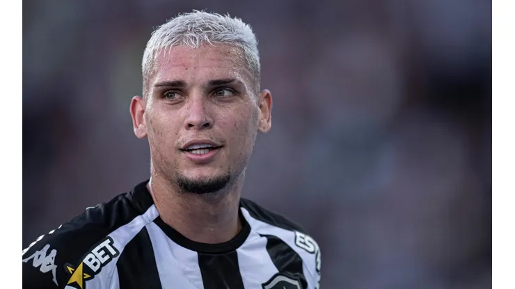 Foto: Jorge Rodrigues/AGIF - Rafael Navarro se despede do Botafogo rumo ao Palmeiras