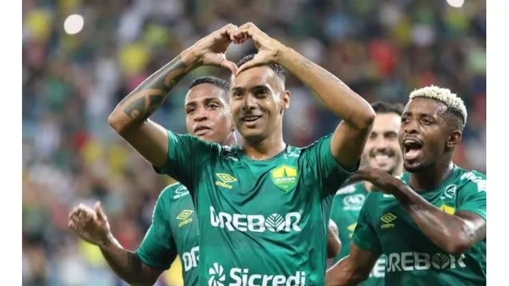 Élton é o quarto maior artilheiro da história do Cuiabá (Foto: AssCom Dourado)