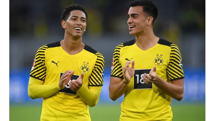 Matthias Hangst/Getty Images - Jude Bellingham e Reinier em campo pelo Borussia Dortmund