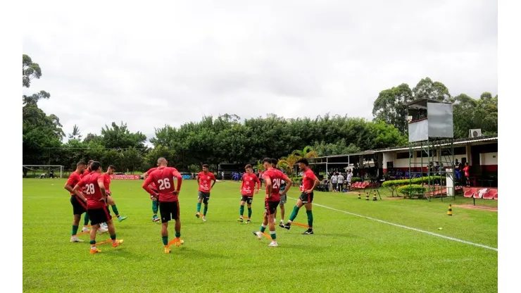 Portuguesa em preparação para jogo treino (Foto: Twitter oficial da Portuguesa)
