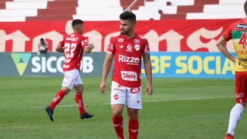 Alesson disputou a Série B pelo Vila Nova (Foto: Douglas Monteiro/Vila Nova FC)