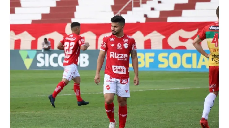 Alesson disputou a Série B pelo Vila Nova (Foto: Douglas Monteiro/Vila Nova FC)
