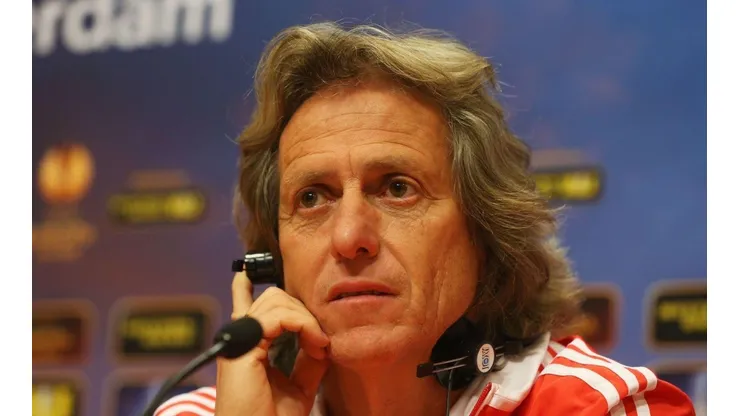 - Jesus está balançando np Benfica