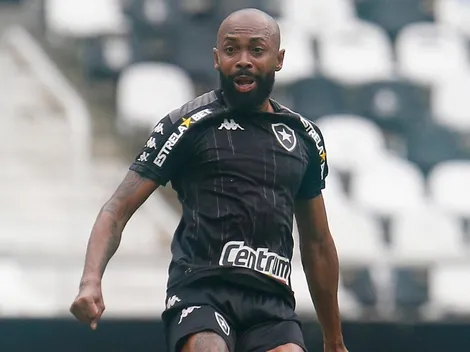 Chay avalia chateação da torcida com direção do Botafogo