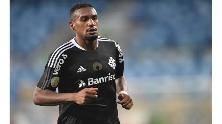 Ricardo Duarte/Divulgação Inter - Edenílson, volante do Internacional