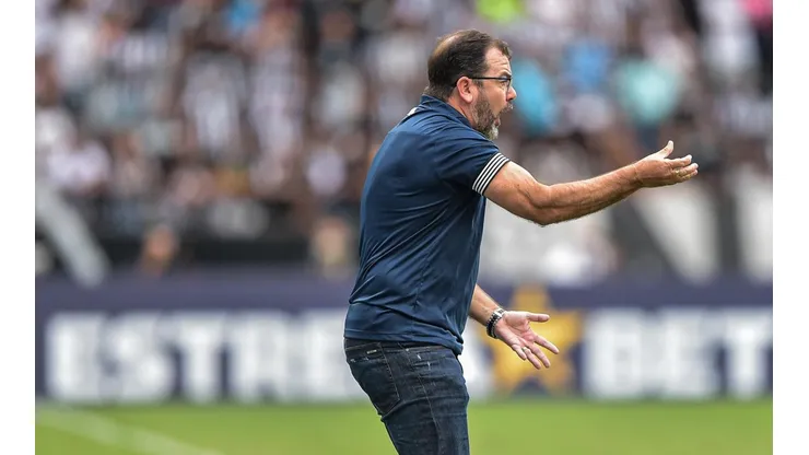 Foto: Thiago Ribeiro/AGIF - Enderson Moreira, treinador do Botafogo