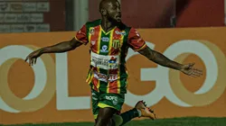 Foto: (Heber Gomes/AGIF) - Jean Silva, ex-Sampaio Corrêa, é o mais novo reforço do Vila Nova para 2022