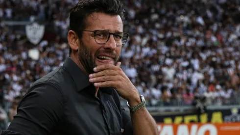 Foto: Fernando Moreno/AGIF - Alberto Valentim, treinador do Furacão