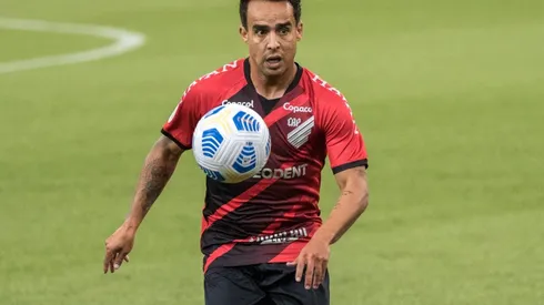 Foto: Robson Mafra - Ex-Athletico, Jadson vai jogar a Série C em 2022 pelo Vitória