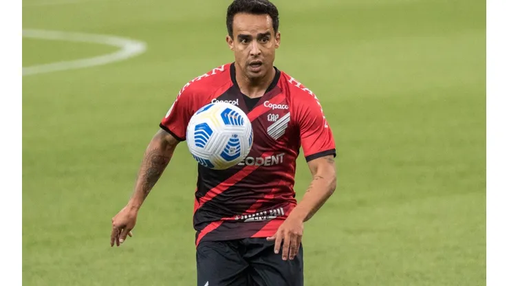Foto: Robson Mafra - Ex-Athletico, Jadson vai jogar a Série C em 2022 pelo Vitória
