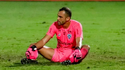 Foto: (Rafael Vieira/AGIF) - Victor Souza, titular absoluto no gol do Paysandu, vai disputar o Campeonato Paulista em 2022