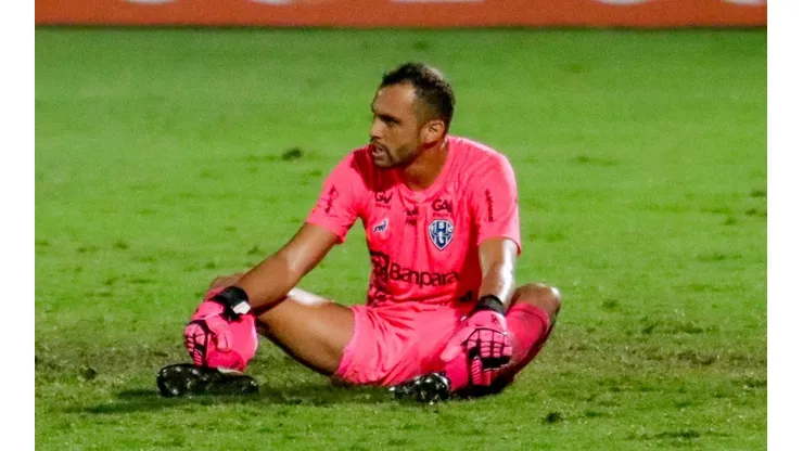 Foto: (Rafael Vieira/AGIF) - Victor Souza, titular absoluto no gol do Paysandu, vai disputar o Campeonato Paulista em 2022