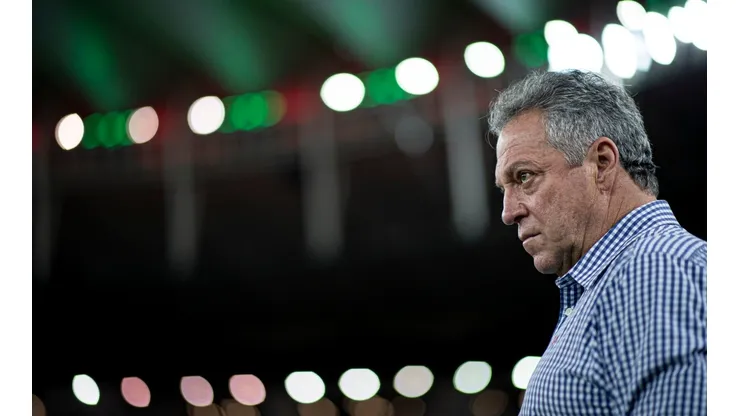 Jogador do Flamengo foi indicação de Abel Braga; Rubro-Negro dificultou tratativas do rival com o atleta