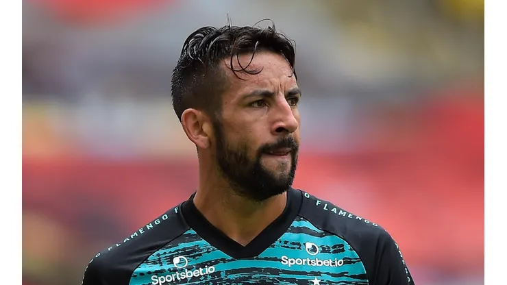 - Isla não vive um bom momento no CRF