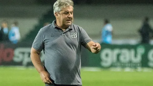 Foto: Robson Mafra/AGIF - Gilson Kleina, técnico do Ponte Preta
