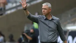 Foto: Fernando Moreno/AGIF - Tiago Nunes: pode perde jogador importante do elenco