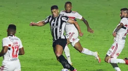 Marcello Zambrana/AGIF - Welington. Liziero e Luan contra Hulk