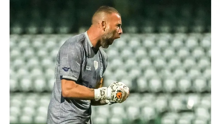 Foto: Robson Mafra/AGIF - Rafael Santos foi o goleiro titular do Confiança nas duas últimas temporadas