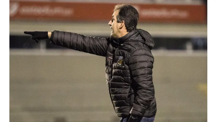 Foto: Robson Mafra/AGIF - Léo Condé técnico do Novorizontino