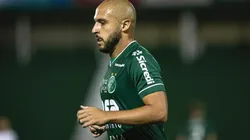 Foto: (Diogo Reis/AGIF) - Regis pode estar de saída do Guarani