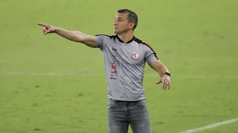 Foto: Guilherme Drovas/AGIF - Ranielle Ribeiro treinador do Campinense