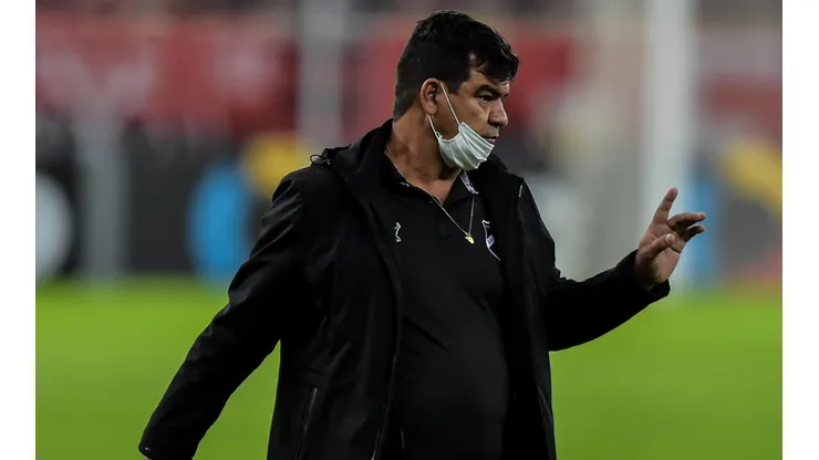 Foto: Thiago Ribeiro/AGIF - Moacir Júnior renova o contrato para 2022 e fala em buscar coisas grandes