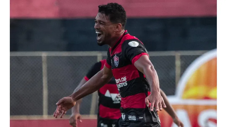 Foto: (Flickr Oficial Vitória/Letícia Martins/ECVitória) - Van, ex-Vitória, é o mais novo jogador do Sampaio Corrêa