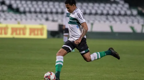 Foto: Robson Mafra/AGIF - Bochecha e mais 3 devem sair do Coritiba