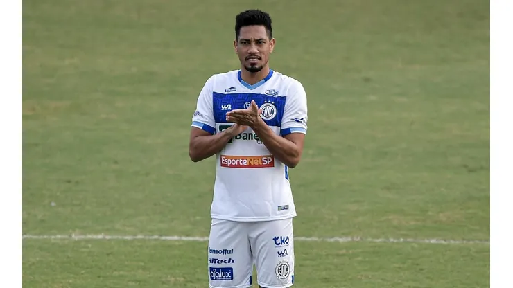 Foto: (Thiago Ribeiro/AGIF) - Hernane Brocador está de saída do Confiança