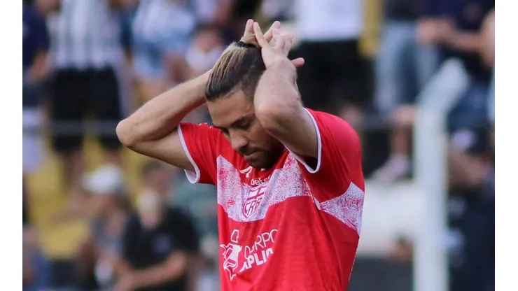 Foto: (Joao Vitor Rezende Borba/AGIF) - Diego Torres tem contrato com o CRB até o final de 2021