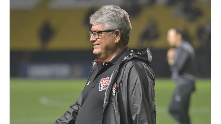 Lucas Colombo/AGIF - Geninho deve ser um dos dois treinadores do Vitória em 2022