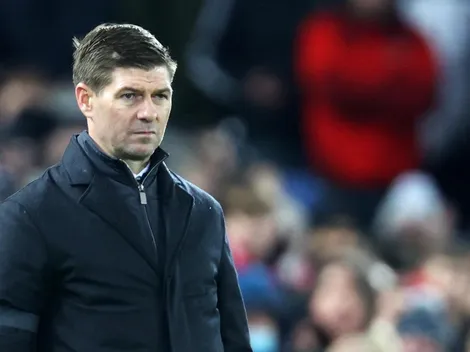 Gerrard admite que Aston Villa deve usar vacinação como critério para contratações