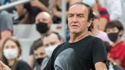 Foto: Robson Mafra/AGIF - O técnico caminha para a sua terceira conquista nesta temporada