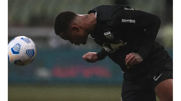 Foto: Ettore Chiereguini/AGIF | Natan é cria do Ninho do Urubu e Flamengo ainda detém 12% dos direitos do jogador