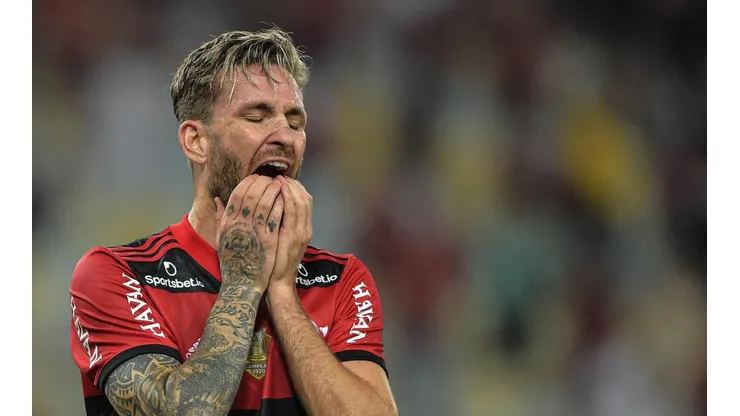 Foto: Thiago Ribeiro/AGIF - Léo Pereira não vive um bom momento no Fla