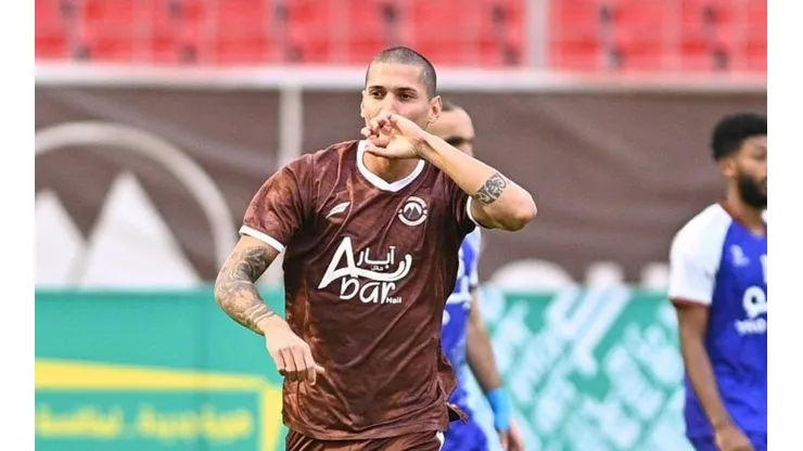 Foto: Divulgação/Al Jabalain | Tiago Orobó vive a sua segunda experiência atuando fora do Brasil
