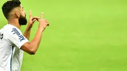 Foto: Kely Pereira/AGIF - Felipe Jonathan é titular absoluto na lateral esquerda do Santos