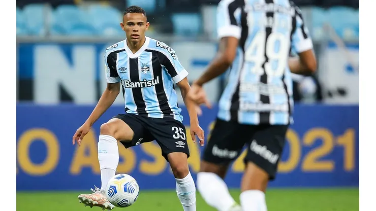 Foto: Pedro H. Tesch/AGIF - Vanderson: deve ter o futebol inglês como destino