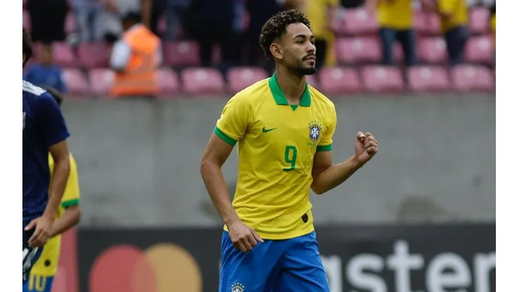 Foto: Paulo Paiva/AGIF - Matheus Cunha em ação pela Seleção Brasileira