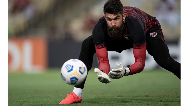 Jorge Rodrigues/AGIF - Fernando Miguel, goleiro do Atlético-GO