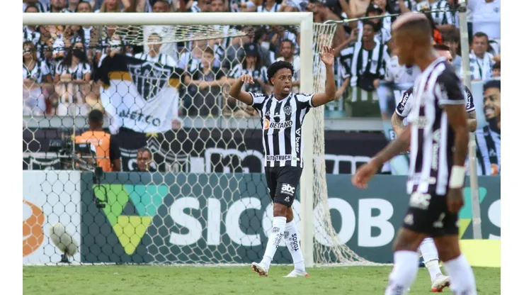 Fernando Moreno/AGIF - Galo inicia nesta tarde a luta pela Tríplice Coroa