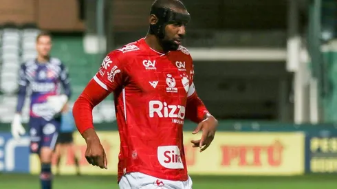 Foto: (Robson Mafra/AGIF) - Rafael Donato renovou seu contrato com o Vila Nova