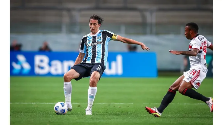 Foto: Lucas Uebel/Grêmio/Divulgação - Geromel: quer seguir no Tricolor em 2022