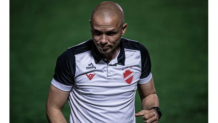 Foto: Heber Gomes/AGIF - Higo Magalhães, treinador do Vila Nova