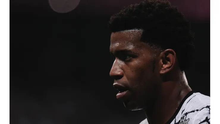 Gil, zagueiro do Corinthians (Foto: Ettore Chiereguini/AGIF)