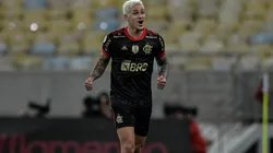 Pedro tem contrato com o Flamengo (Foto: Thiago Ribeiro/AGIF)