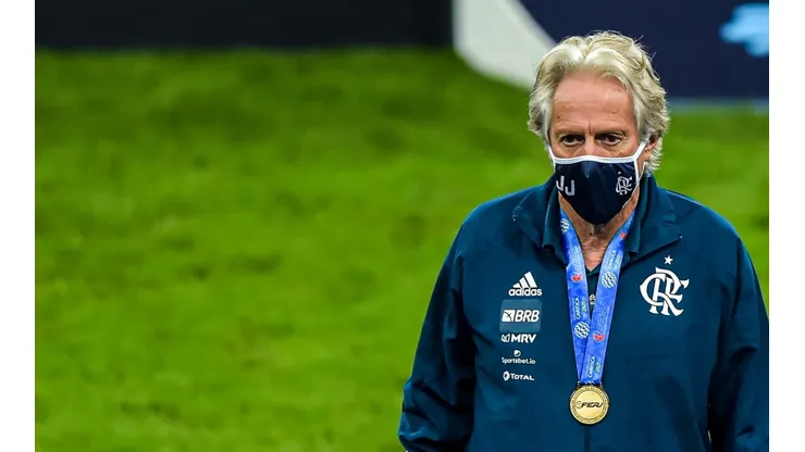 Foto: Thiago Ribeiro/AGIF - Jorge Jesus segue no Benfica, mesmo contestado pela torcida
