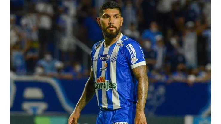 Foto: (Flickr Oficial CSA/Augusto Oliveira/CSA) - Yuri ainda não está garantido para defender a camisa do CSA em 2022
