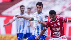 Foto: Heber Gomes/AGIF - Araújo em ação quando atuava no Grêmio Anapolis