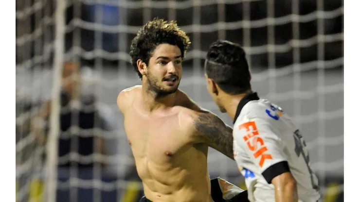 Helio Suenaga/Getty Images/ Com Pato e Nilmar, Corinthians tem um seleto grupo dos jogadores que estão entre os mais caros da história do clube